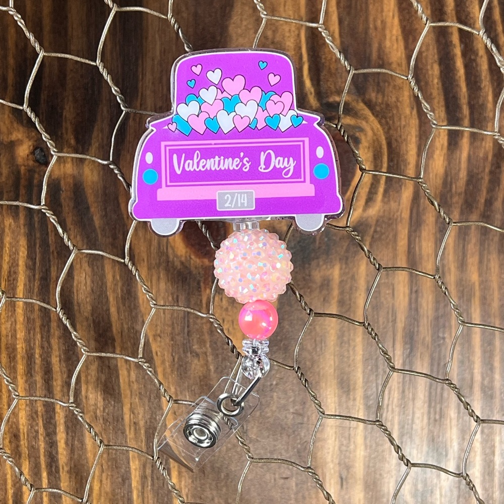 Badge Reel - Valentine’s - Beads - Alligator Swivel Clip - NWT - Handmade 💜